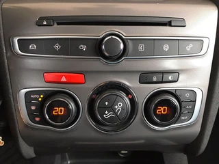 Citroën C4 PureTech 130pk Feel Edition │ Connect Nav DAB+ │ Pack Détection / 27