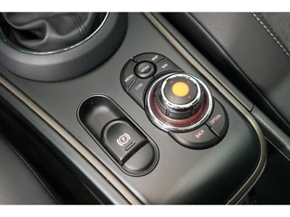 MINI Countryman 1.5 Cooper S E ALL4 Panoramadak | Harman Kardon | Head Up | ACC / 18