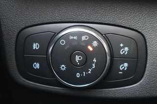 Ford Focus Wagon 125PK HYBRID TITANIUM-X VIRTUAL-COCKPIT B&O AUDIO CLIMA P-SENSOREN 17"LMV LED CAMERA WINTERPACK NL-AUTO / 26