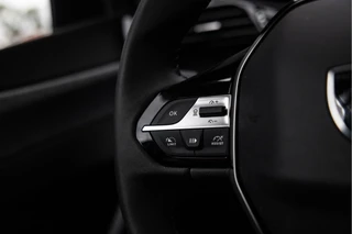 Peugeot 408 1.2 Hybrid 145 e-DCS6 Allure  | Camera | 19" | ACC / 32