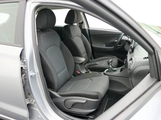 Hyundai i30 1.0 T-GDi MHEV Comfort Navigatie | Keyless | Camera / 17