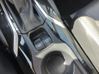 Toyota Corolla Cross 2.0 High Power Hybrid First Edition BLIND-SPOT EL-ACHTERKLEP LM-VELGEN KEYLESS PARK-SENSOREN STOELVERW DRAADLOOS-LADEN AD-CRUISE BLUETOOTH / 30