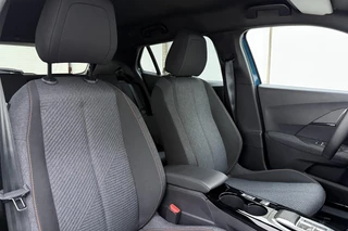 Peugeot e-2008 EV Business 54 kWh | 156PK | AUTOMAAT | 406KM WTLP | Camera Achter | Draadloos Appel Carplay & Android Auto | / 14