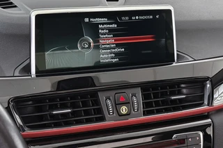 BMW X1 sDrive18i Executive Sport Line Panoramadak Trekhaak Groot Navi Stoelverwarming / 15