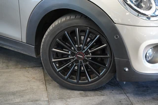 MINI 5-deurs 1.5 Cooper Chili  Navigatie Full-led CruiseControl / 4