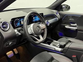 Mercedes-Benz GLB 200 Business Solution AMG Panoramadak | Camera | Full-Led | Sfeerverlichting | All-season / 24
