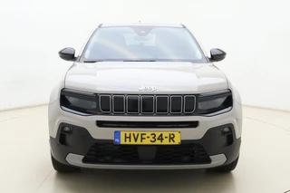 Jeep Avenger 1.2 e-Hybrid 110pk Automaat Summit | Navigatie | Achteruitrijcamera | Adapt. Cruise control | Climate control | Elektrische achterklep | Keyless | 18" Lichtmetalen velgen | 8 jaar garantie / 7