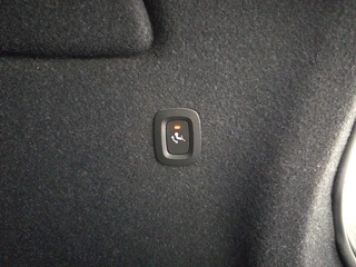 Volvo XC40 1.5 T3 Momentum Navigatie | Stoelverwarming | Trekhaak / 18