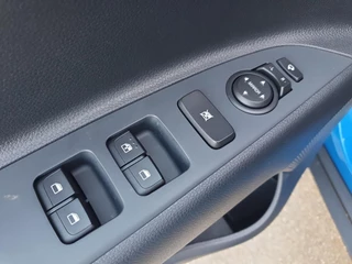 Kia Stonic 1.0 T-GDi MHEV DynamicPlusLine Navi | Stoel en stuurverwarming | Camera | Keyless met startknop | Apple Carplay / Android Auto | Getinte ramen achter | Fabrieksgarantie | NAP / 26