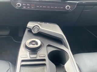 Kia EV6 Light Edition 63 kWh | VOORRAAD VOORDEEL NU €42.950,- | Direct leverbaar | Stoel+Stuur verwarming | Climate control | Navigatie | Parkeer camera achter | Parkeer sensoren voor en achter / 28