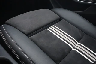 Mercedes-Benz CLA-klasse Shooting Brake 180 AMG Sport White Art Edition Automaat - Alcantara - Trekhaak - Xenon - 18 inch / 28