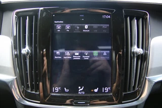 Volvo V90 2.0 T4 R Design Pano | Trekhaak | Apple carplay | Pilot assist | / 16