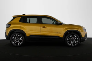 Jeep Avenger 1.2 e-Hybrid Summit Keyless JBL Elektrische Achterklep Achteruitrijcamera / 31