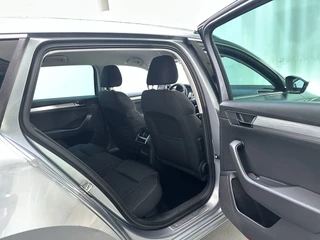 Skoda Superb Combi 1.5 TSI 150pk DSG ACT Business Edition Adaptive Cruise Navigatie DAB+ App-Connect / 17