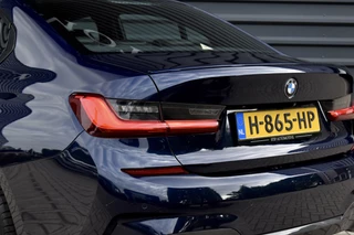 BMW 3 Serie 330e M Sport Individual  | 19'' Wielen | Lederen Bekleding | CarPlay | Audio Media Pack | 1e Eigenaar | / 34