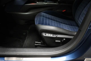 Lancia Ypsilon Edizione Cassina Limitata 51 kWh | NAVIGATIE | MASSAGE | DRAADLOZE LADER | DAB | 360 CAMERA / 32