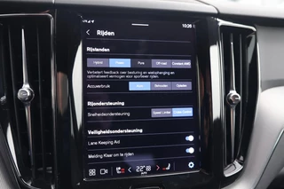 Volvo XC60 T6 Recharge AWD R-Design | Stoelverwarming | Parkeercamera | Panoramadak | Memorystoel | Keyless / 46