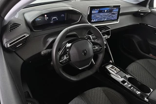 Peugeot 208 1.2 Hybrid 110 e-DCS6 Allure / 6