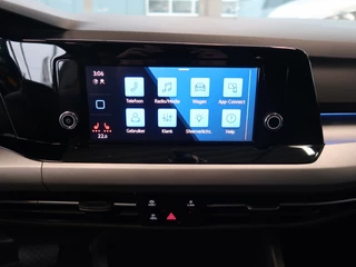 Volkswagen Golf 1.0 eTSi 110pk DSG Business 5-drs. CAMERA/KEYLESS/WINTERPACK/CARPLAY/17INCH / 40