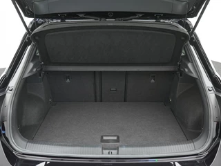 Volkswagen T-Roc 1.5 TSI R-Line Camera | Private lease 584 pm / 17