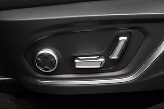 Lynk & Co 01 1.5 261PK Plug-in Hybrid *Zwarte Hemel* 360 Camera Pano/dak Apple/Carplay Adaptive/Cruise / 25
