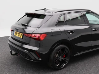 Audi A3 Sportback 45 TFSi 272 Pk e S-line Competition | Trekhaak | Stoelverwarming | Adaptive Cruise | Half Leer | Camera | Carplay | 18 Inch | 28.601 Km !! / 17