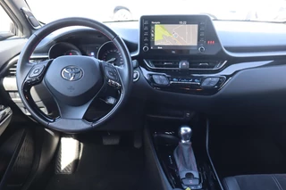 Toyota C-HR 1.8 HYBRID GR-SPORT 19"LM-VELGEN 1e EIGENAAR NL-AUTO STOELVERW. LED JBL-AUDIO P-SENSOREN APPLE/ANDROID 19"LMV / 22