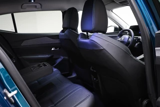 Peugeot e-408 Allure 58 kWh | NIEUW | COMFORT / CONNECT / 360 VISION & DRIVE ASSIST- PACK | STUURVERWARMING | DAB | APPLE | CAMERA / 14