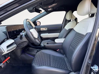Kia EV4 Hatchback GT-Line Business Edition 81.4 kWh | Direct beschikbaar | Stoel-Stuur verwarming | Draadloos Apple Carplay - Android Auto | GT-Line Exterieur en Interieur Details | Kia Leiderdorp 071 760 06 00 / 14