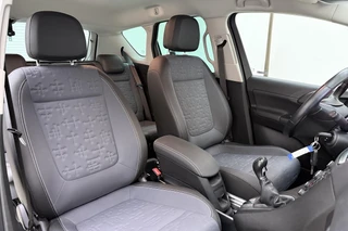 Opel Meriva 1.4 Turbo Cosmo | Navigatie | Trekhaak | Parkeersensoren | Climate control | Hoge instap | Extra getint glas | Lichtmetalen velgen / 15