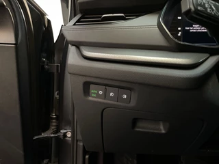 Skoda Octavia Combi 1.0 e-TSI DSG Business Edition Parkeersensoren Navigatie App-Connect DAB+ / 24