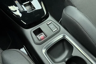 Opel Corsa 1.2 Turbo Hybrid Yes Automaat | Stoel & Stuurverwarming | Navigatie via Carplay | Zwart dak | DAB Radio | Parkeersensoren | Lichtmetalen velgen / 32