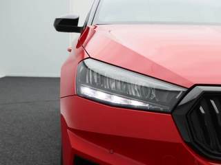Škoda Fabia 1.0 TSi Monte Carlo 115 Pk Automaat | Stoelverwarming | Camera | Climatronic | CarPlay | Cruise Control | 17 Inch | 27.303 Km !! / 12