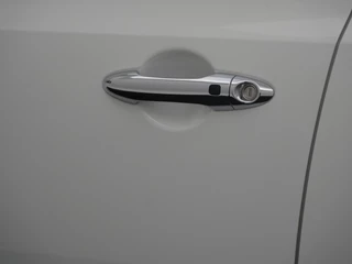 Kia Picanto 1.0 DPi DynamicPlusLine  - Navigatie - LM-Velgen 15" - Climate Control - Cruise Control - Apple/Android Carplay - Fabrieksgarantie tot 03-2029 / 17