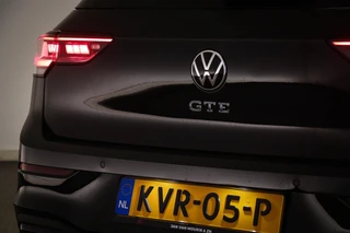 Volkswagen Golf 1.5 eHybrid GTE | LEDER | PANORAMADAK | HEAD UP | STOELVENTILATIE | STUURVERWARMING | TREKHAAK | 18" / 28
