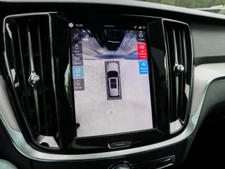Volvo V60 T8 AWD Plus Dark 455PK Panoramadak HeadUp Display 360 Cam Alarm Getint glas / 12