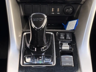 Mitsubishi Eclipse Cross 2.4 PHEV Intense+, trekhaak, stoelverwarming, achteruitrijcamera, vele opties / 16