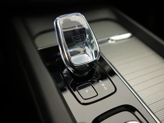 Volvo XC60 2.0 T6 AWD + Black Edition 350PK Pano | Trekhaak / 38
