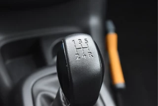Citroën C4 Cactus 1.2 PureTech Shine Airbump Blackline  | NL-Auto | Nav | Cruise Control | PDC achter | LM-Velgen allweather | NAP | Distributie vervangen / 44