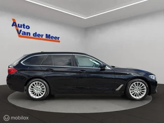 BMW 5-serie Touring 530i xDrive / Panoramadak / M-sport / 16
