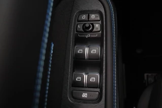 Lynk & Co 01 1.5 261PK Plug-in Hybrid *Zwarte Hemel* 360 Camera Pano/dak Apple/Carplay Adaptive/Cruise / 28