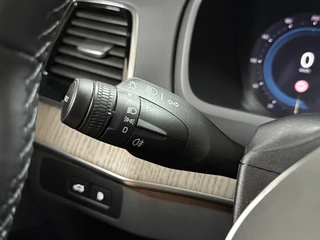 Volvo XC90 2.0 T8 Plug-in AWD Ultra Dark | Massage | Luchtvering | 22Inch | 7-Pers. | Pano |360°|H & K |Head-Up|Elektr Trekhaak / 30