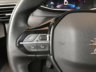 Peugeot 208 1.2 PureTech Allure Pack Navigatie | Camera / 12