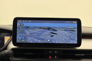Jeep Avenger 1.2 e-Hybrid 110pk Automaat Summit | Navigatie | Trekhaak | Panoramadak | Adapt. Cruise control | JBL Audio | Elektrische achterklep | Stoelverwarming  | Climate Control / 26