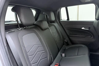 Jeep Avenger 1.2 e-Hybrid 110pk Black Edition | 8 Jaar Fabrieksgarantie | Panoramadak | Keyless | Navigatie | JBL audio | Elektrische kofferklep | Adaptieve cruise control | Stoelverwarming / 16