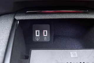 Opel Grandland Electric GS 73 kWh | Stoelverwarming | Verwarmd stuurwiel | Adaptieve Cruise Control | 360° Camera | Panoramisch schuif/kantel dak | Matrix LED koplampen | 20'' Lichtmetalen velgen / 31
