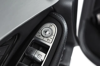 Mercedes-Benz GLC Coupé 250 4MATIC 211 PK Premium AMG Line  | S/K-Panodak | Cruise | Stoelverw. | PDC | Camera | App. Connect | ECC | LM 21" | / 47