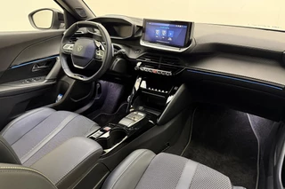 Peugeot 2008 1.2 Hybrid 136 GT | Climate control | Apple carplay/Android auto | Navigatie | Cruise control | Draadloze telefoonlader | Lichtmetalen velgen 17" | / 15