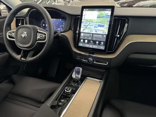 Volvo XC60 2.0 T8 Plug-in hybrid AWD Ultra Dark / 4