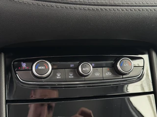 Opel Grandland X 1.6 Turbo Hybrid4 Ultimate | Camera | ACC | Navi | Elektrische achterklep | Clima | Stoelverwarming | Lm velgen | ( Vestiging - Vianen, 0347-371248 ) / 31